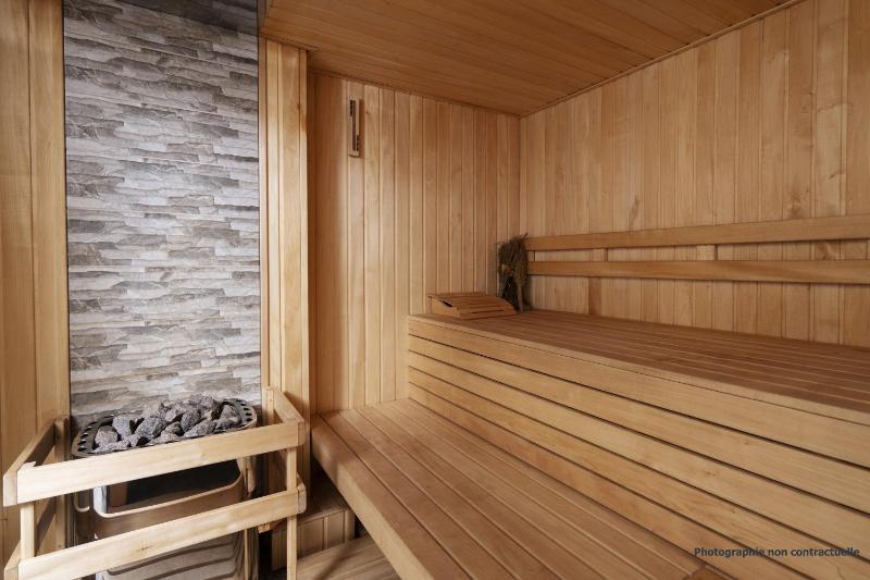 Comfort Aparthotel Six-Fours - image 32
