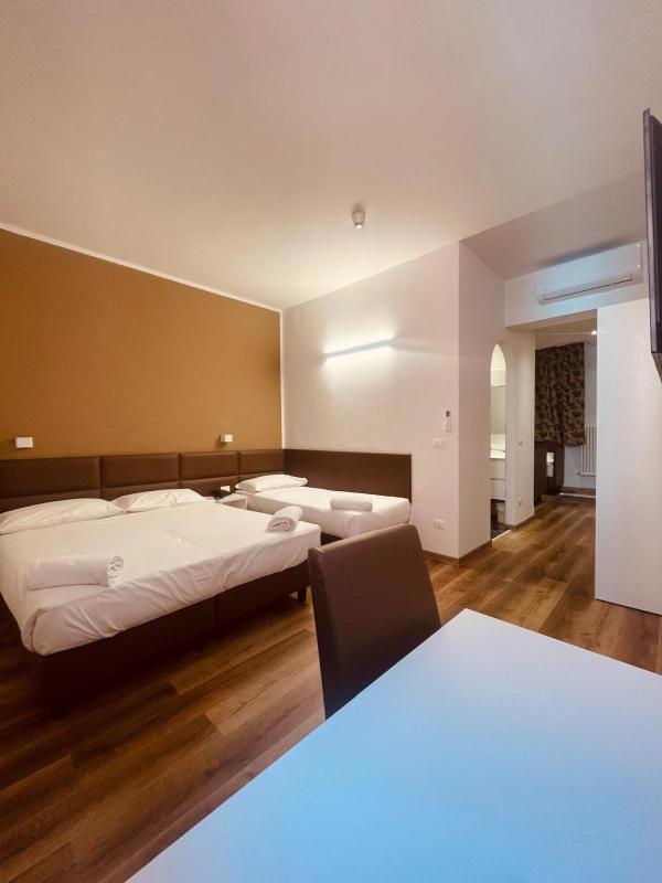 Hotel Holiday- Alla Finestrella - image 6
