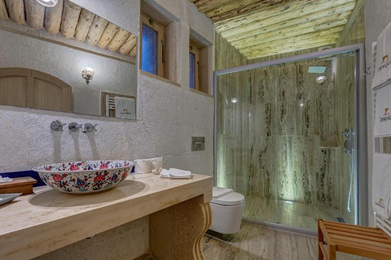 Royal Suite image 2
