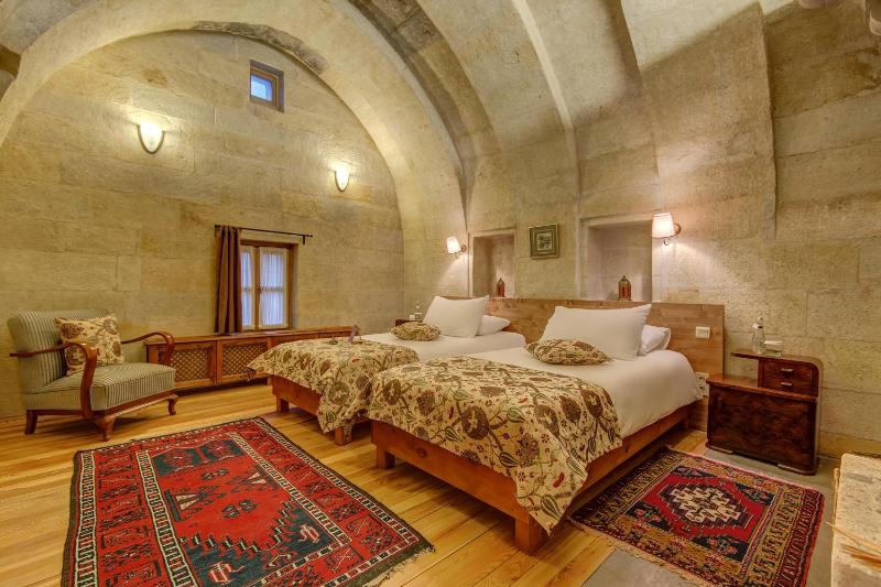 Deluxe Room image 3