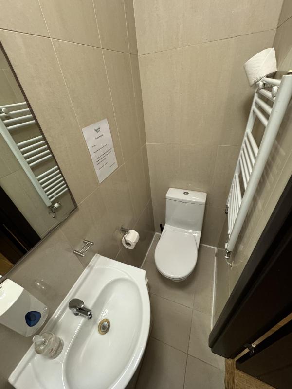 Twin Room image 3