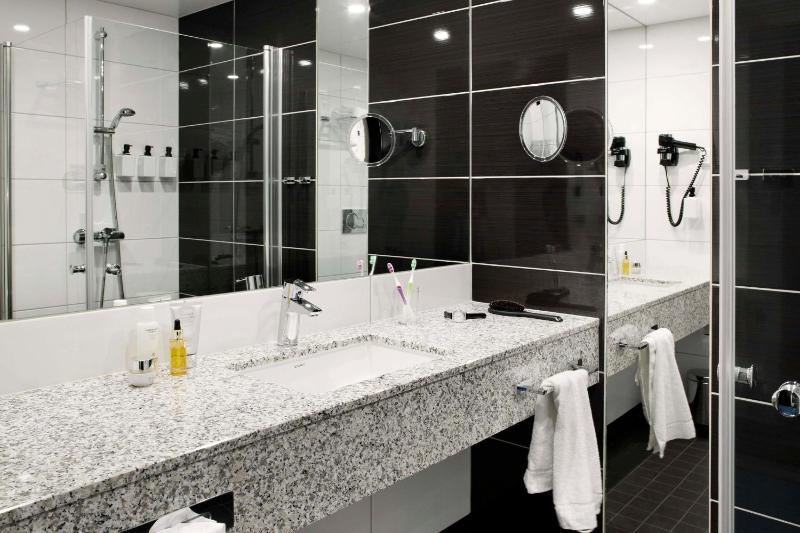 Standard Family Room image 3