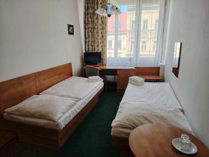 Double or Twin Room image 3