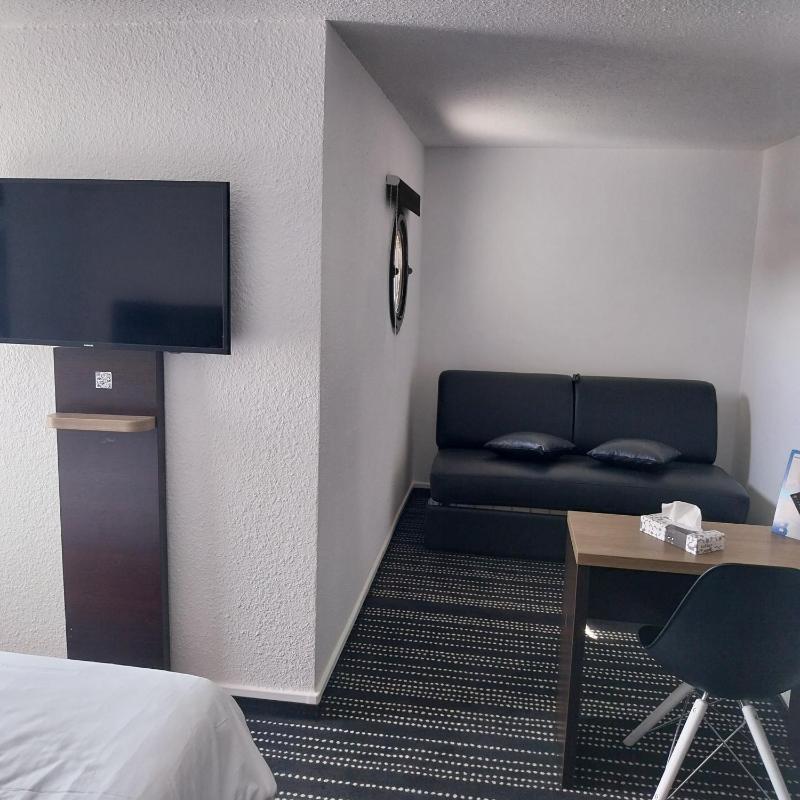 Triple Room - Main Building image 1