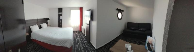 Triple Room - Main Building image 3