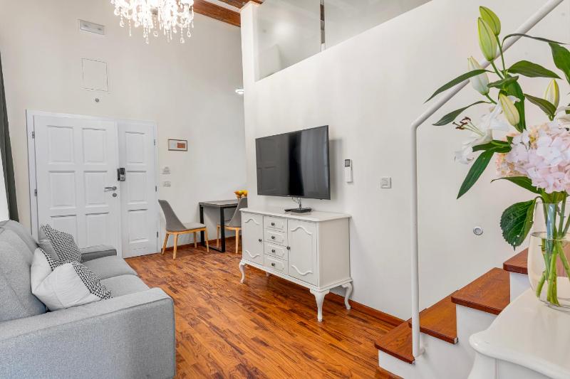 Deluxe Apartment image 2