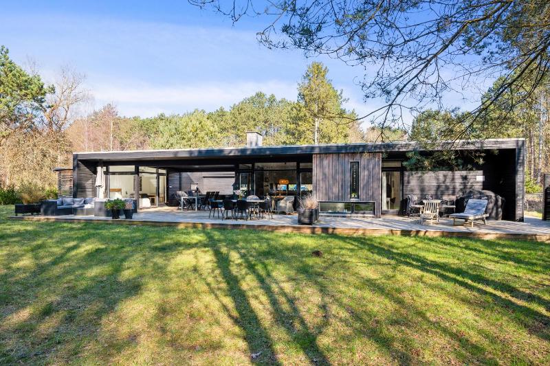 8-Person Holiday Home In Fuglslev With Indoor And Outdoor Spa Sauna And Large Annex Surrounded By Forest And Close To Ebeltoft And Ree Park - image 8