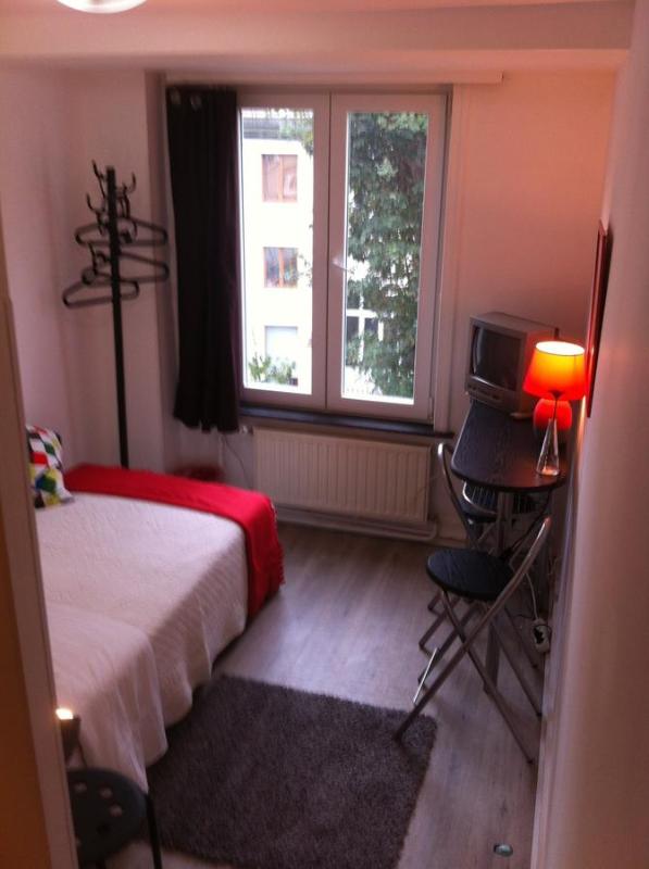 Single Room with Shower image 3