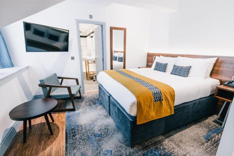 Deluxe Double Room image 1