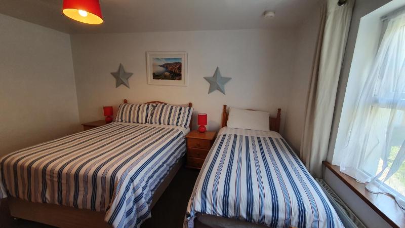 Double or Twin Room with Private Bathroom image 2