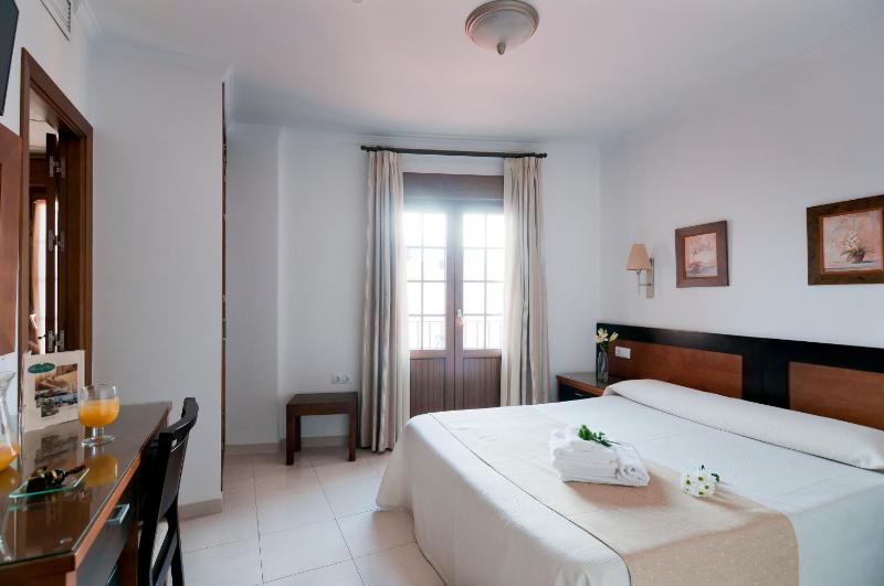 Double Room image 2