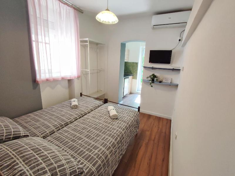 Double Room with Private Bathroom image 1