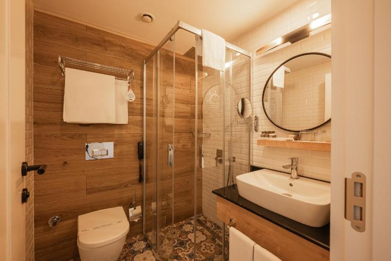 Standard Single Room image 2