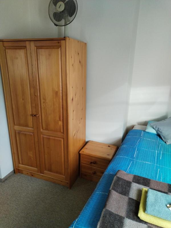 Twin Room image 4
