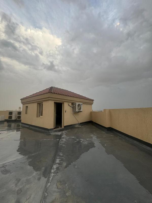 Studio with roof - image 4