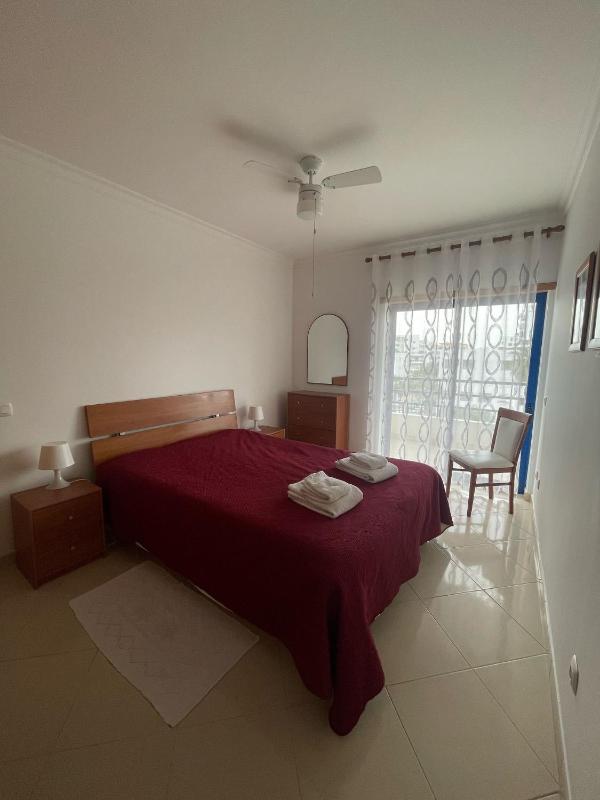 One-Bedroom Apartment image 2