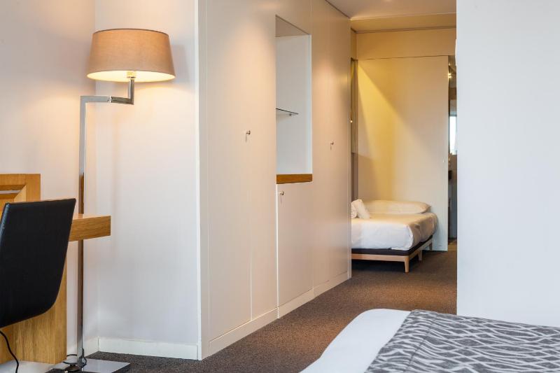 Superior Triple Room image 3