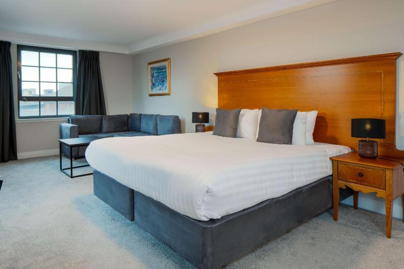 Executive Double Room image 3