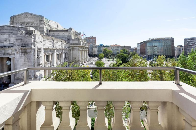 Excelsior Room image 4