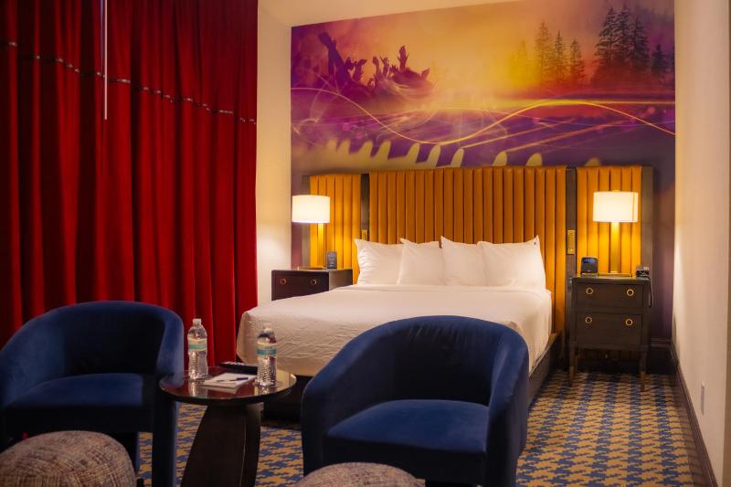 Superior Queen Room image 4