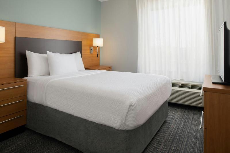 Two-Bedroom Suite image 4