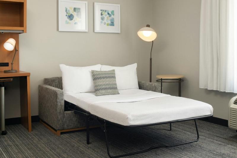 King Studio with Sofa Bed image 3