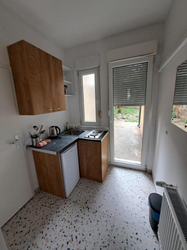 Studio Apartment image 2