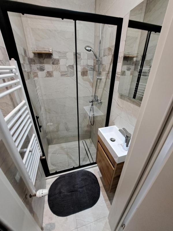 Studio Apartment image 3