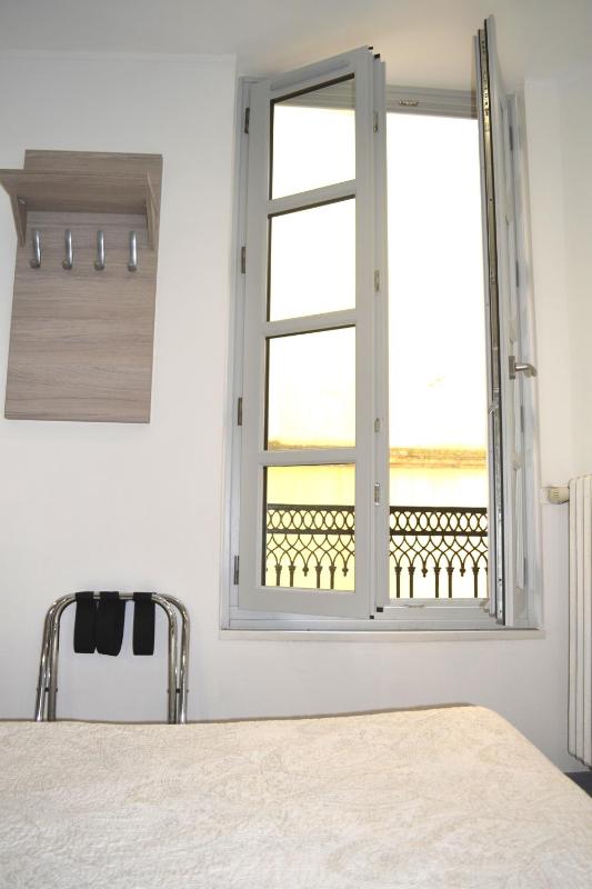 Economy Double Room with Shared Toilet image 4