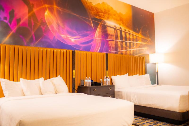 Deluxe Queen Room with Two Queen Beds image 1