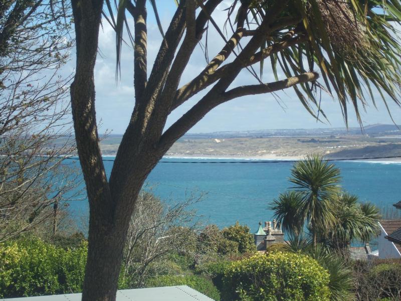 Double Room with Sea View image 3