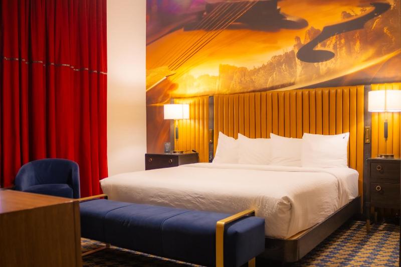 Superior King Room image 1