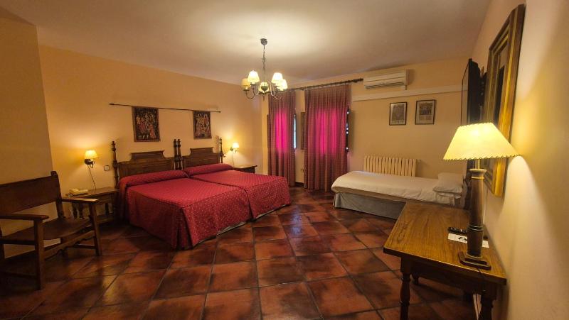 Triple Room image 4