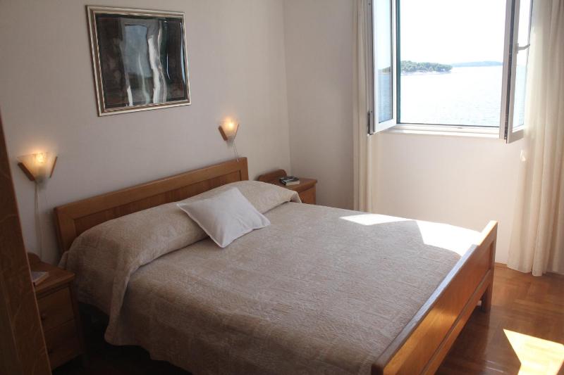 Apartment with Sea View image 3