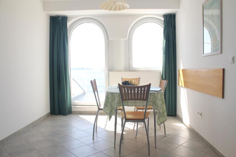 Apartment with Sea View image 4
