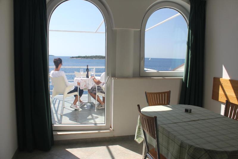 Apartment with Sea View image 3