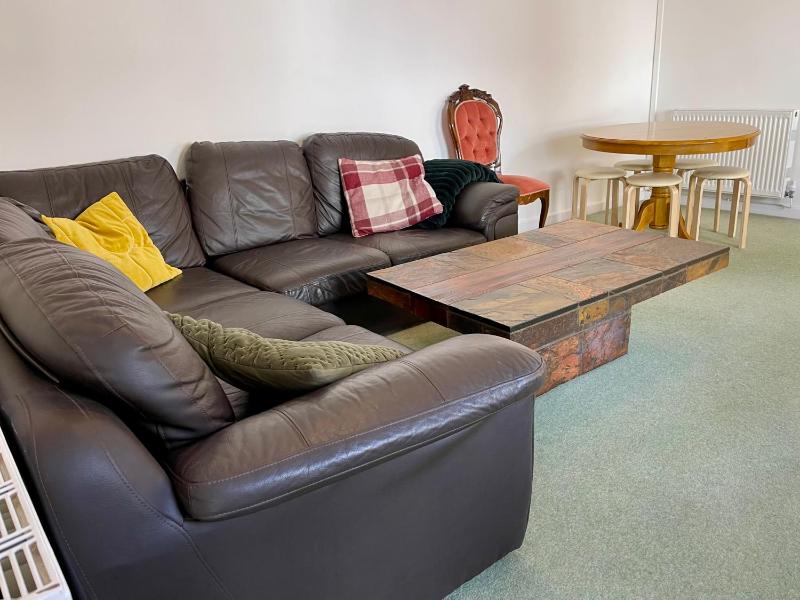 Vernon Place town centre Vernon Cottage 3-bed with parking 1A Vernon Court 2-bed with parking 1B studio no parking off the High Street next to Sandford Park - image 50