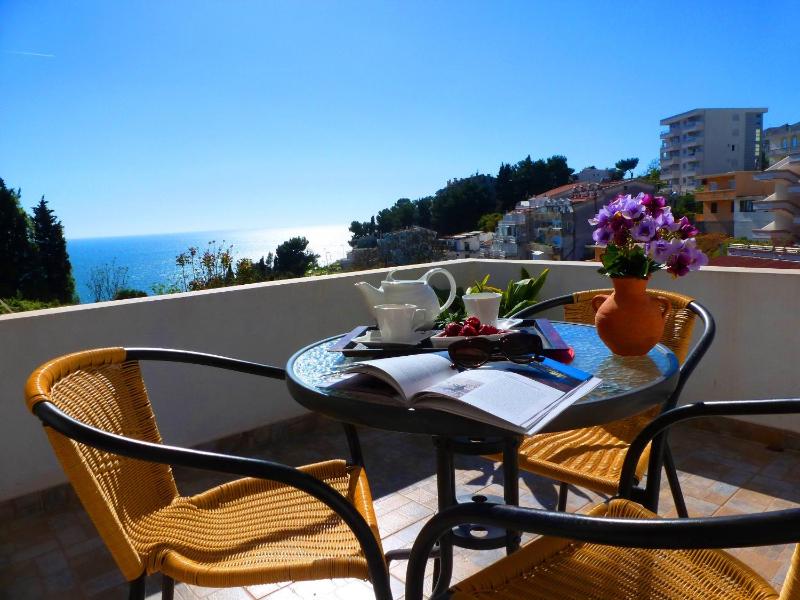 Studio with Sea View and Large Terrace image 1