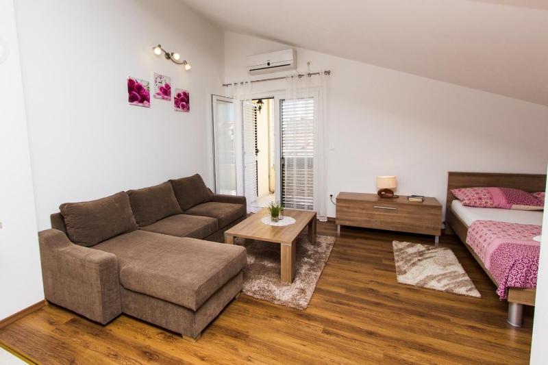 Apartments Vesna - image 8