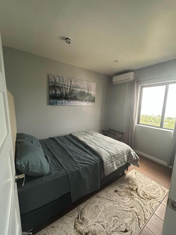 Serene Sunset Escape - Panoramic Ocean View Apartment - image 6