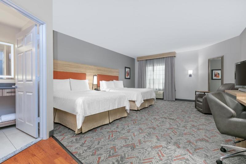Queen Suite image 2