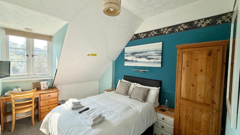 Double Room with Private Bathroom image 1