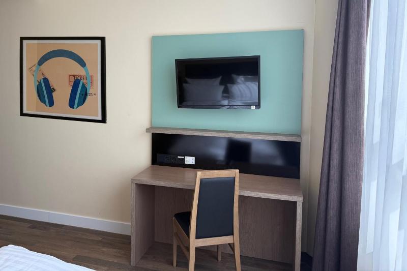 Standard Room image 4