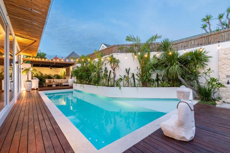 Villa Casa Blanca Bingin Beach - image 6