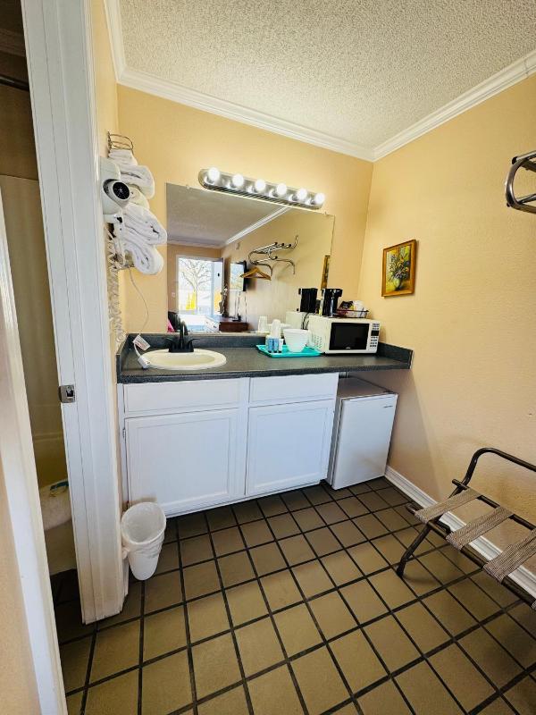 Double Room image 3