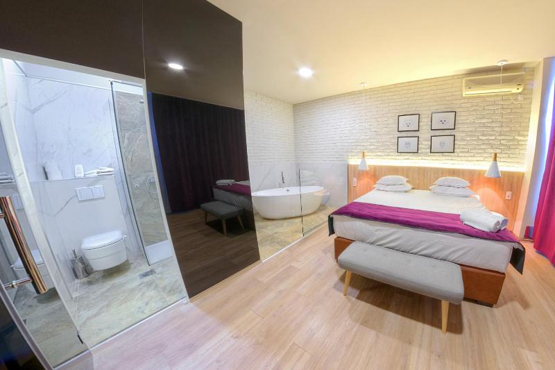 Deluxe Double Room image 4