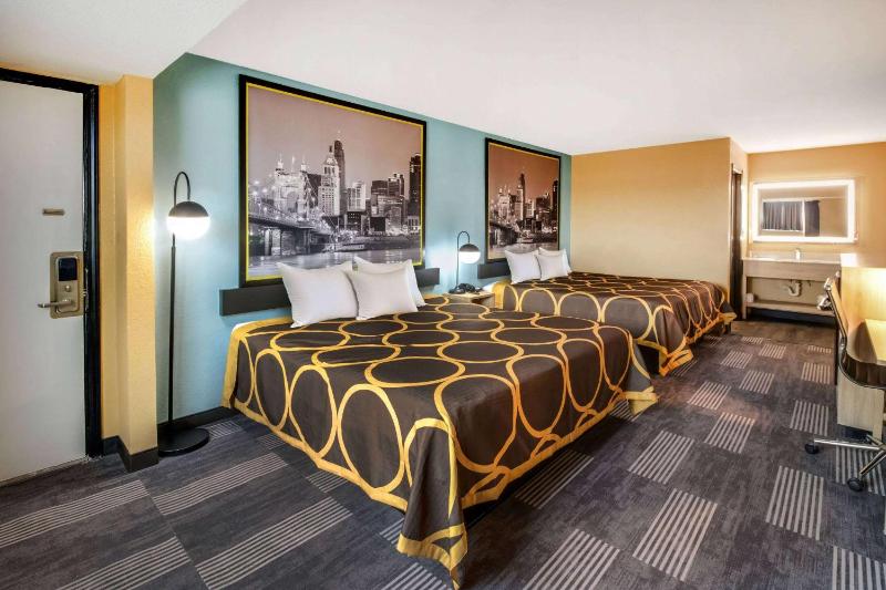 Deluxe King Room - Non-Smoking image 2