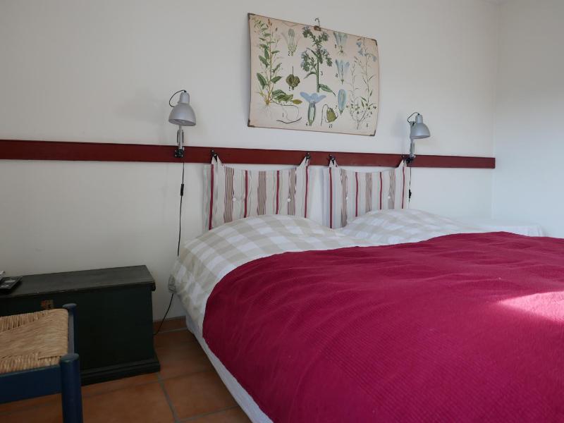 Twin Room image 2
