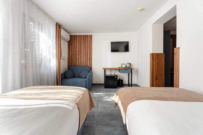 Deluxe Triple Room image 4
