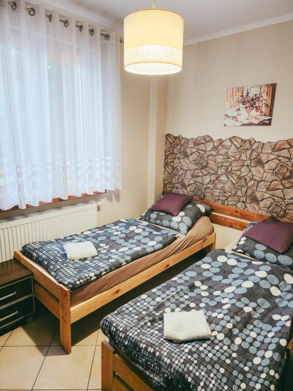 Twin Room image 3